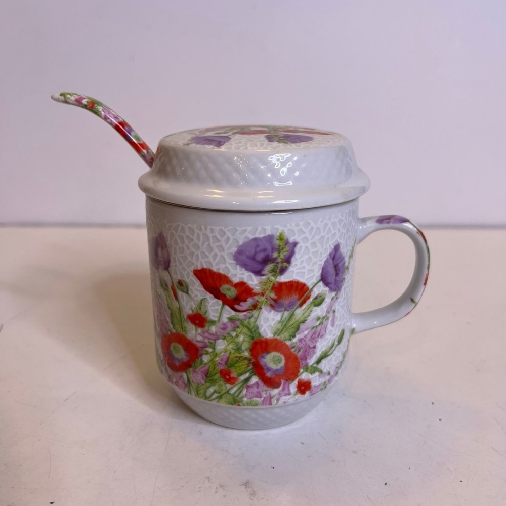 Tea cup with flower designs